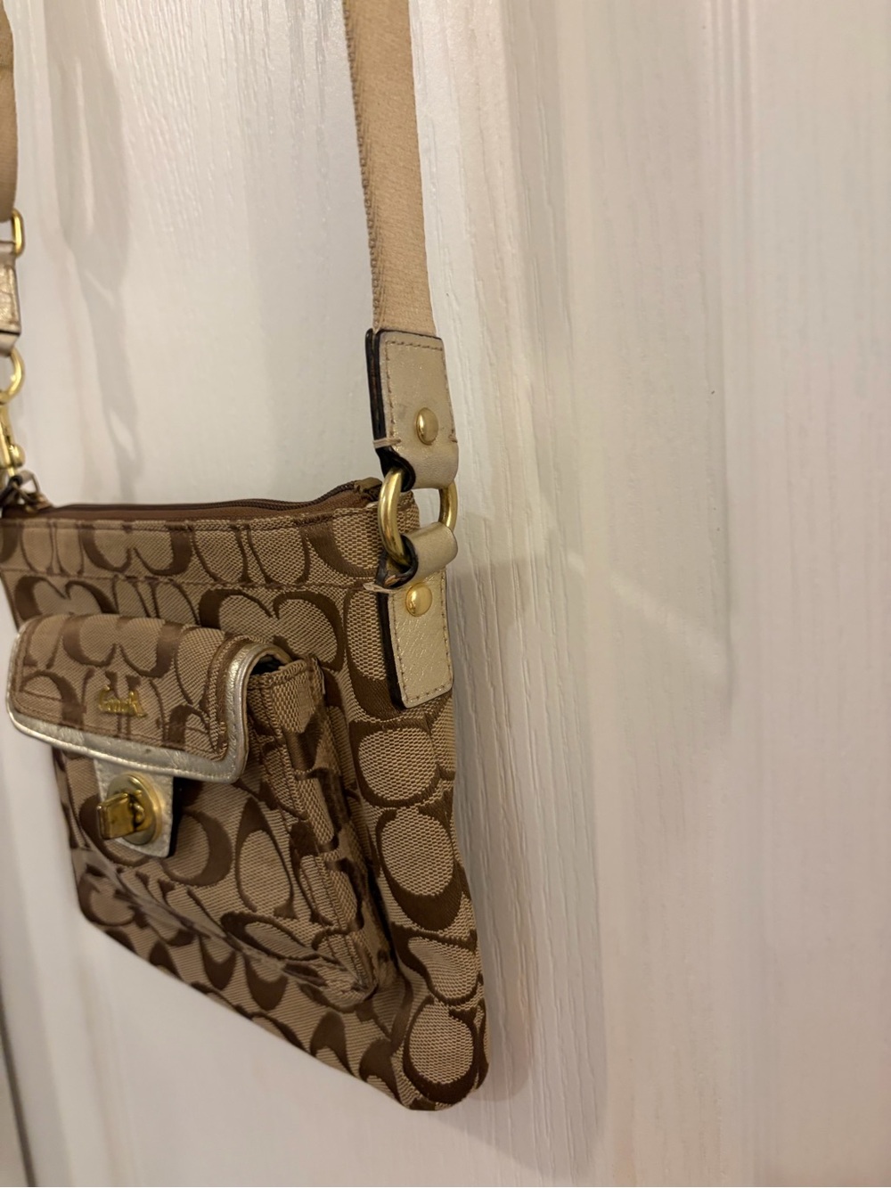 Coach Tan/Brown Signature Canvas Crossbody with Gold Hardware - Picture 4 of 9